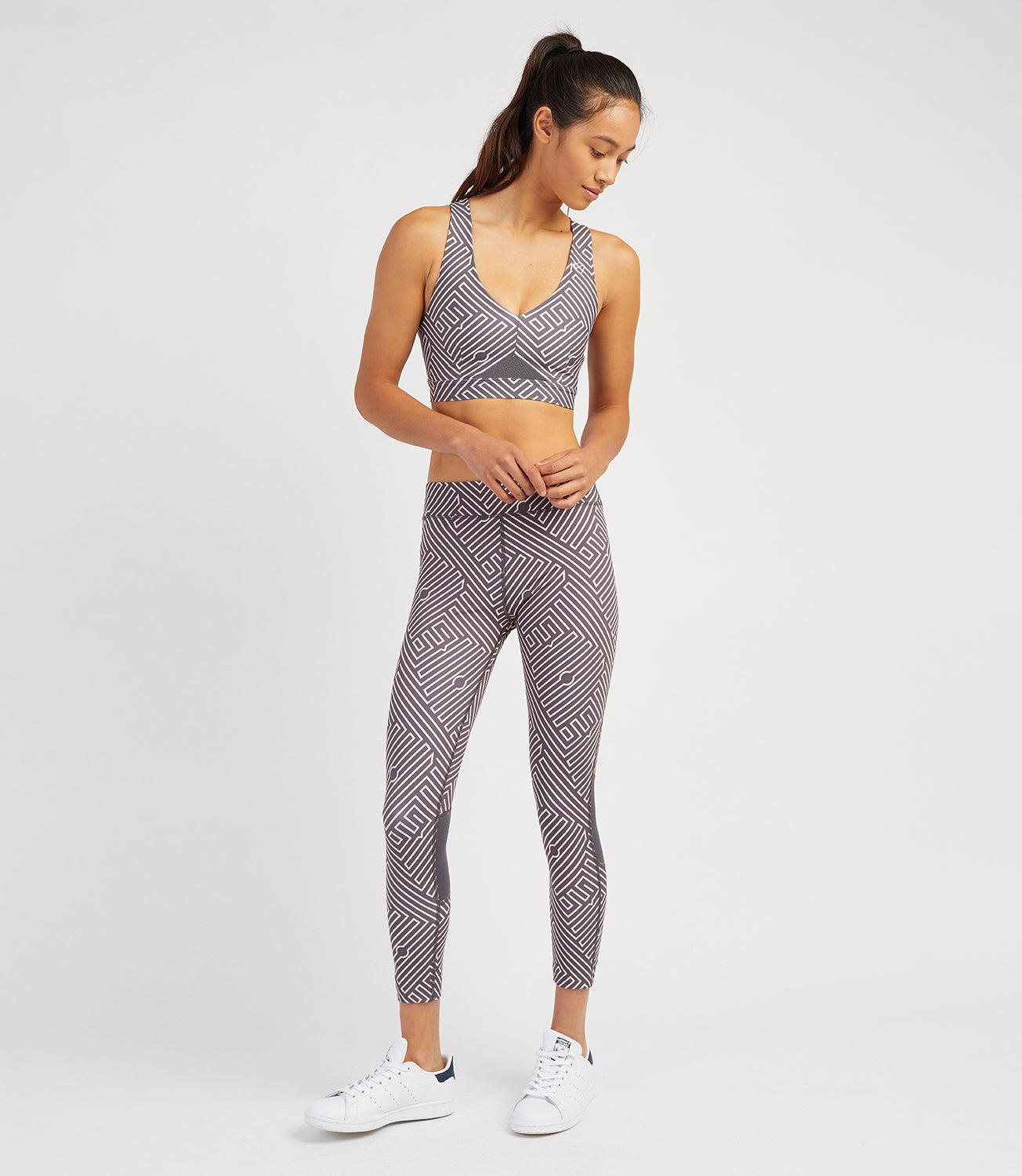 Crop Fitness Bra Top Luxury Pink Grey Print XS Small PlayBrave Sports UK Technical Performance Fabric Comfortable Flattering Fitness Gymwear Stretch Mesh Panels 